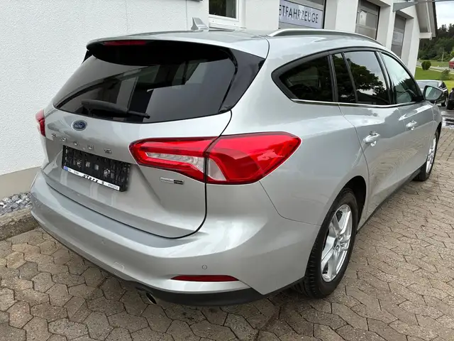 Ford Focus view 5