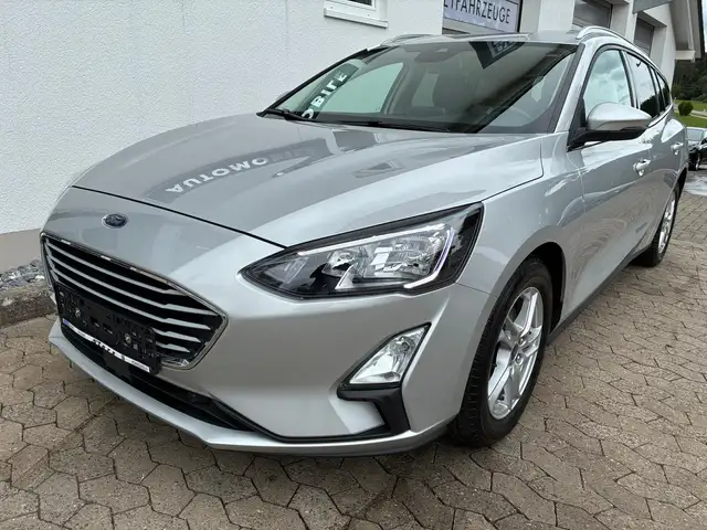 Ford Focus view 2