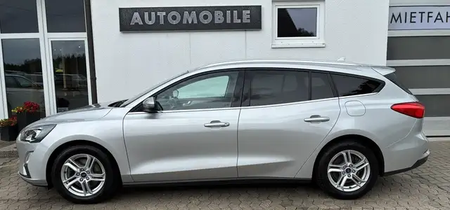 Ford Focus view 4