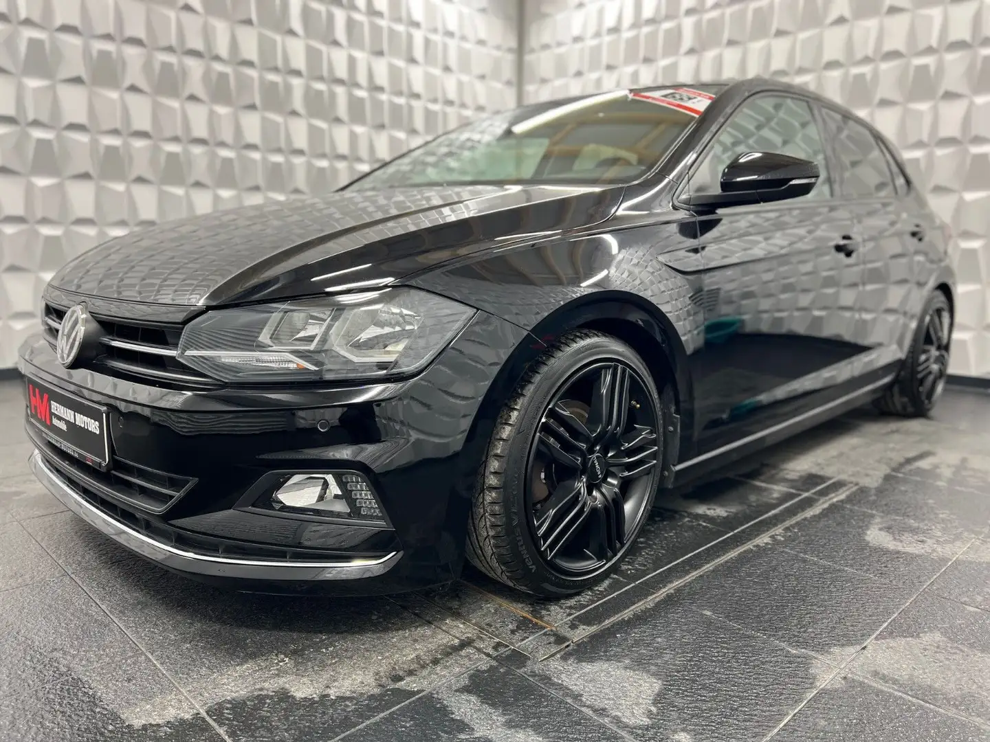 Volkswagen Polo VI Highline/Einparkh.vo+hi/MFL/Bluet./ACC Schwarz - 1