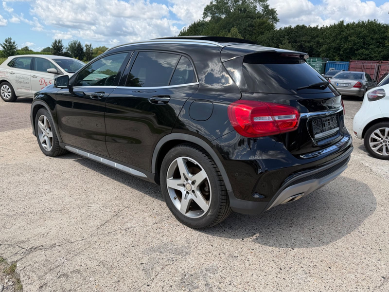 Mercedes-Benz GLA 200 AMG LINE — photo 7