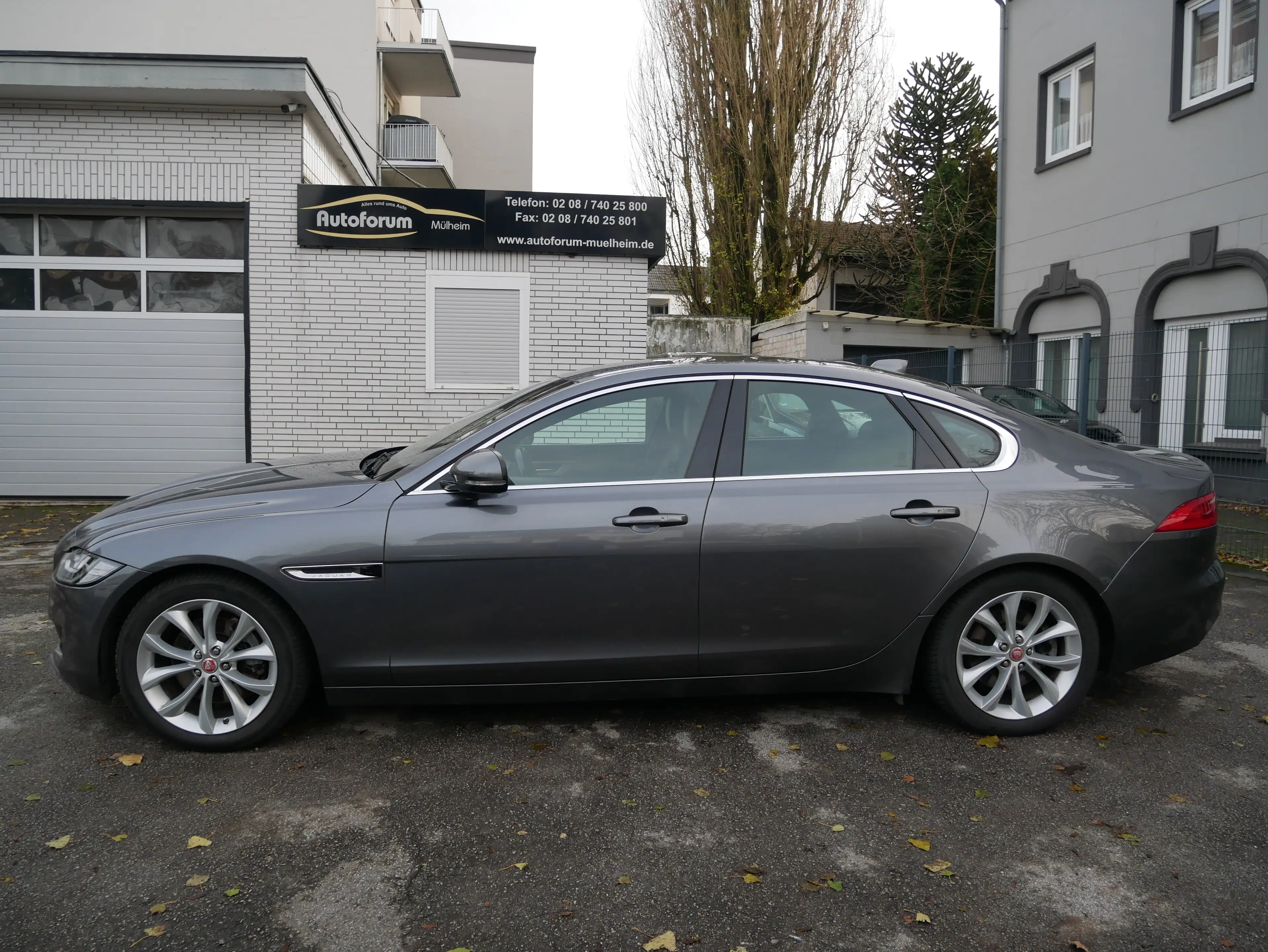 Jaguar XF 20d Portfolio LED HUD KeyGo Spur Totwinkel ACC Kam — photo 2