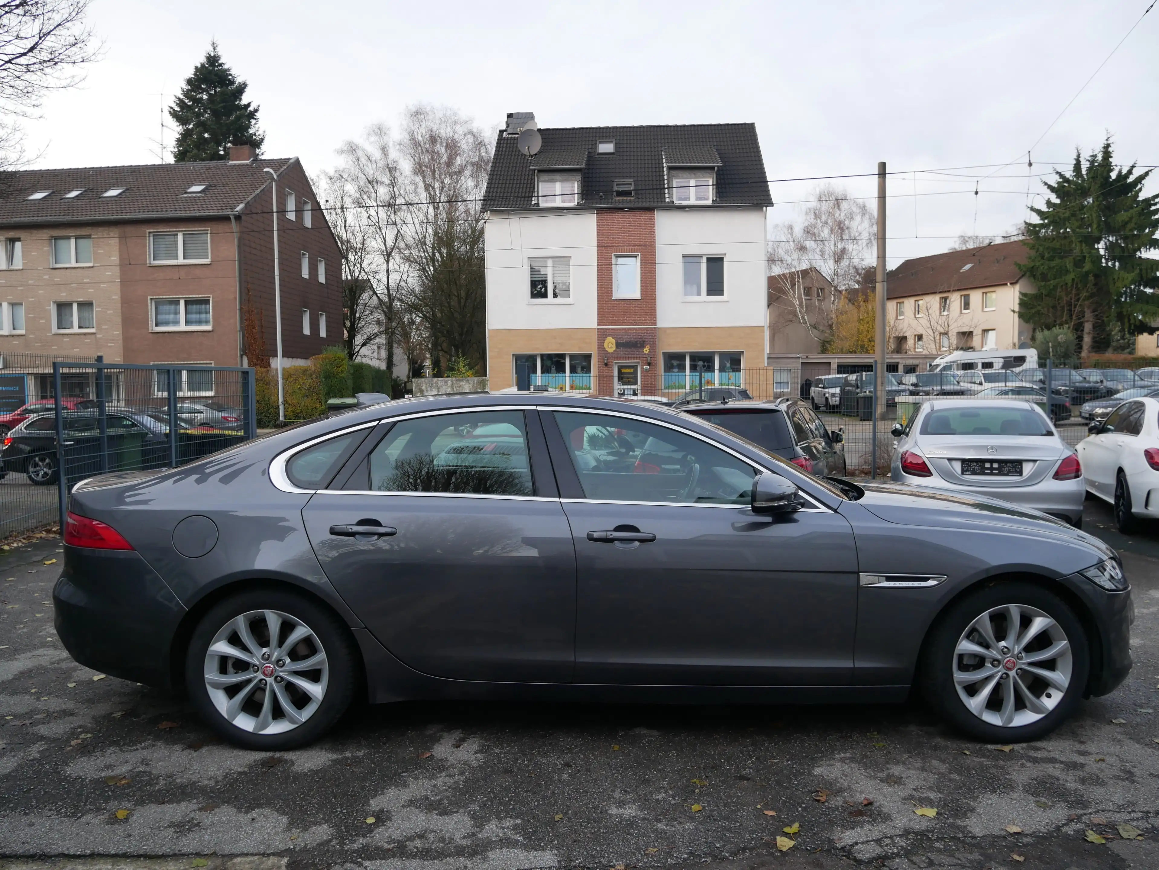 Jaguar XF 20d Portfolio LED HUD KeyGo Spur Totwinkel ACC Kam — photo 6