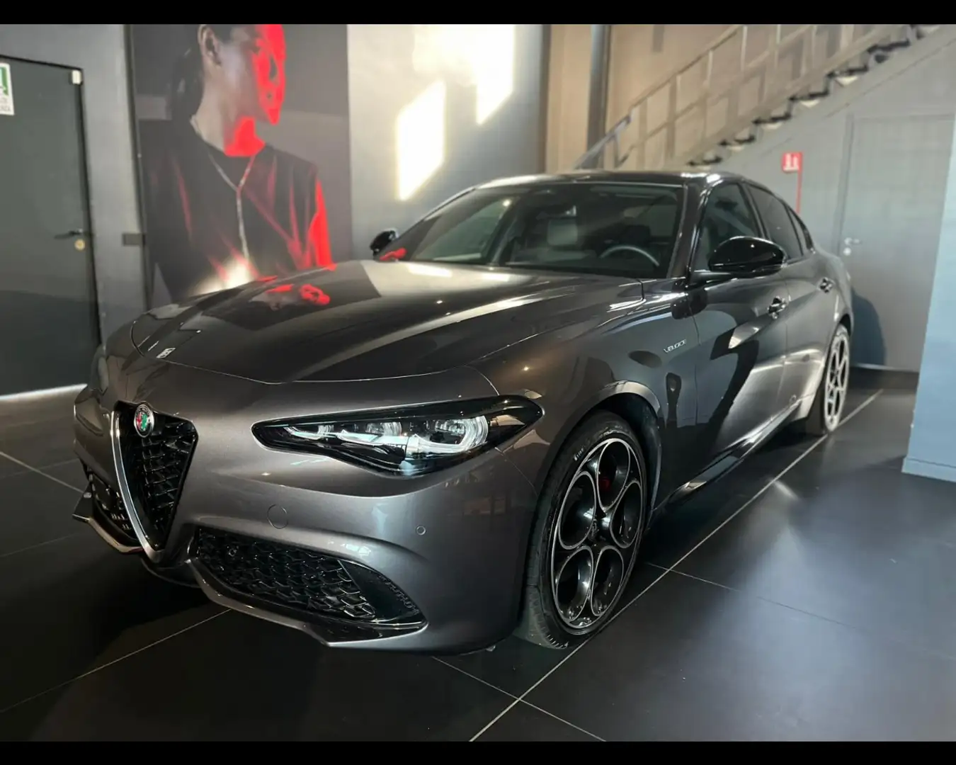 Alfa Romeo Giulia 2.2 Turbo Veloce Grijs - 1