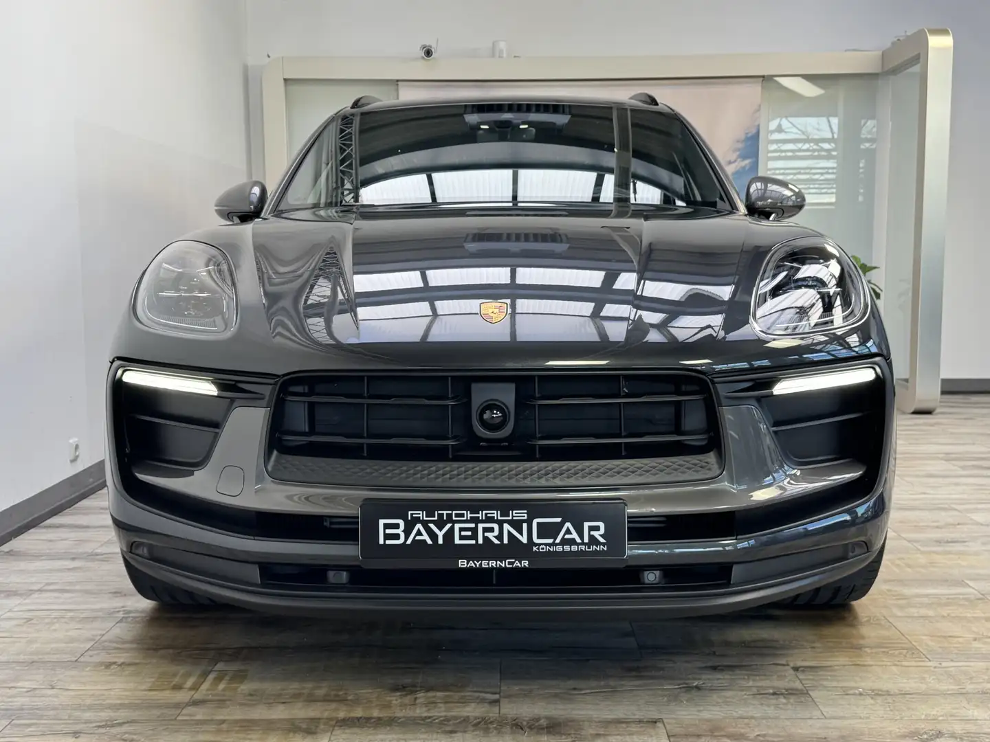 Porsche Macan T Luftfeder Sportabgas AHK ACC Standheiz. Grau - 2