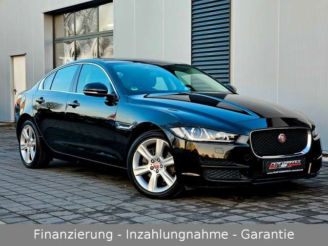 Imagine Jaguar XE 2.0d Prestige + Automatik + Navi + Rückfahrka