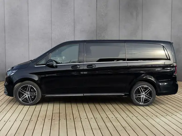 Mercedes-Benz V 300 view 2
