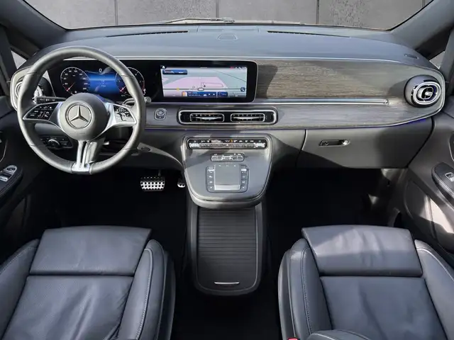 Mercedes-Benz V 300 view 4