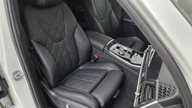 BMW X5 view 28