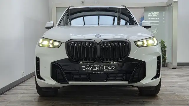 BMW X5 view 2