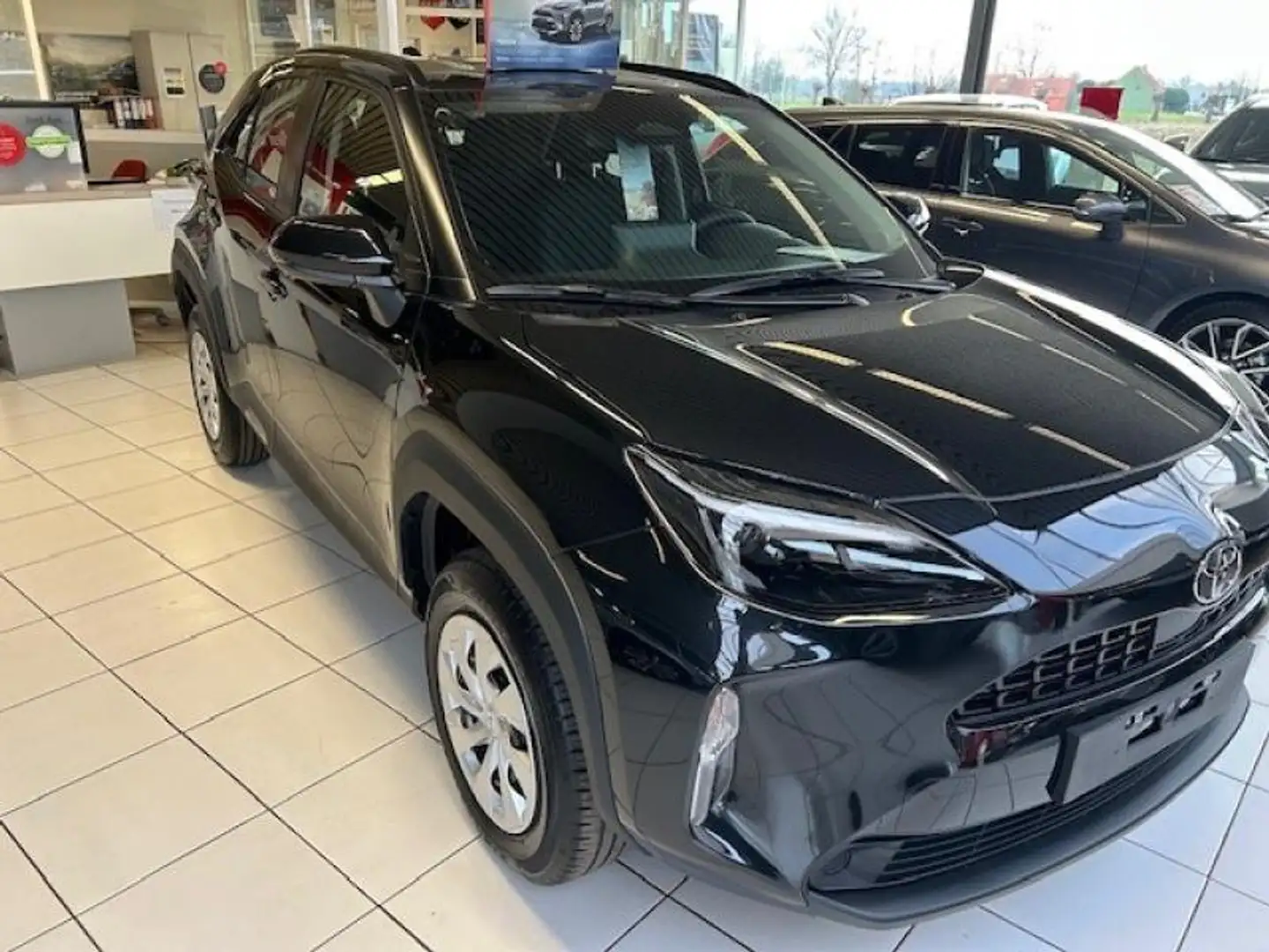 Toyota Yaris Cross Dynamic Yaris Cross Dynamic Hybride !!!DIRECT BESC Чёрный - 2