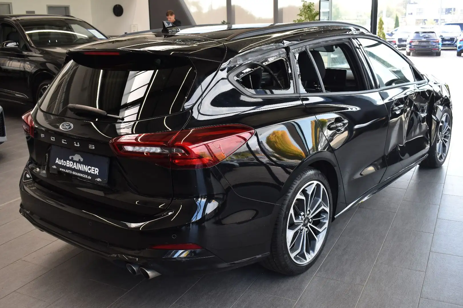 Ford Focus Turnier 1.5TDCi Aut. ST-Line X Matrix~HUD Noir - 2