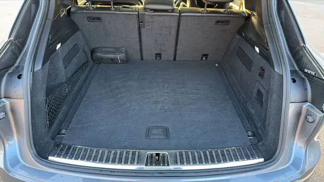 Porsche Cayenne view 14