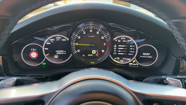 Porsche Cayenne view 12