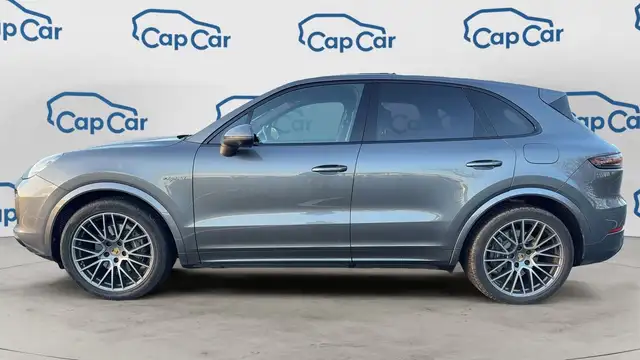 Porsche Cayenne view 2