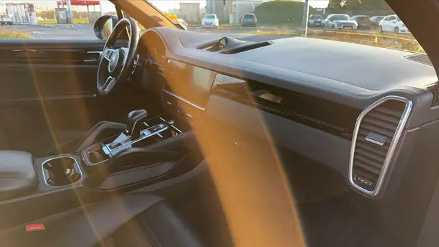 Porsche Cayenne view 10