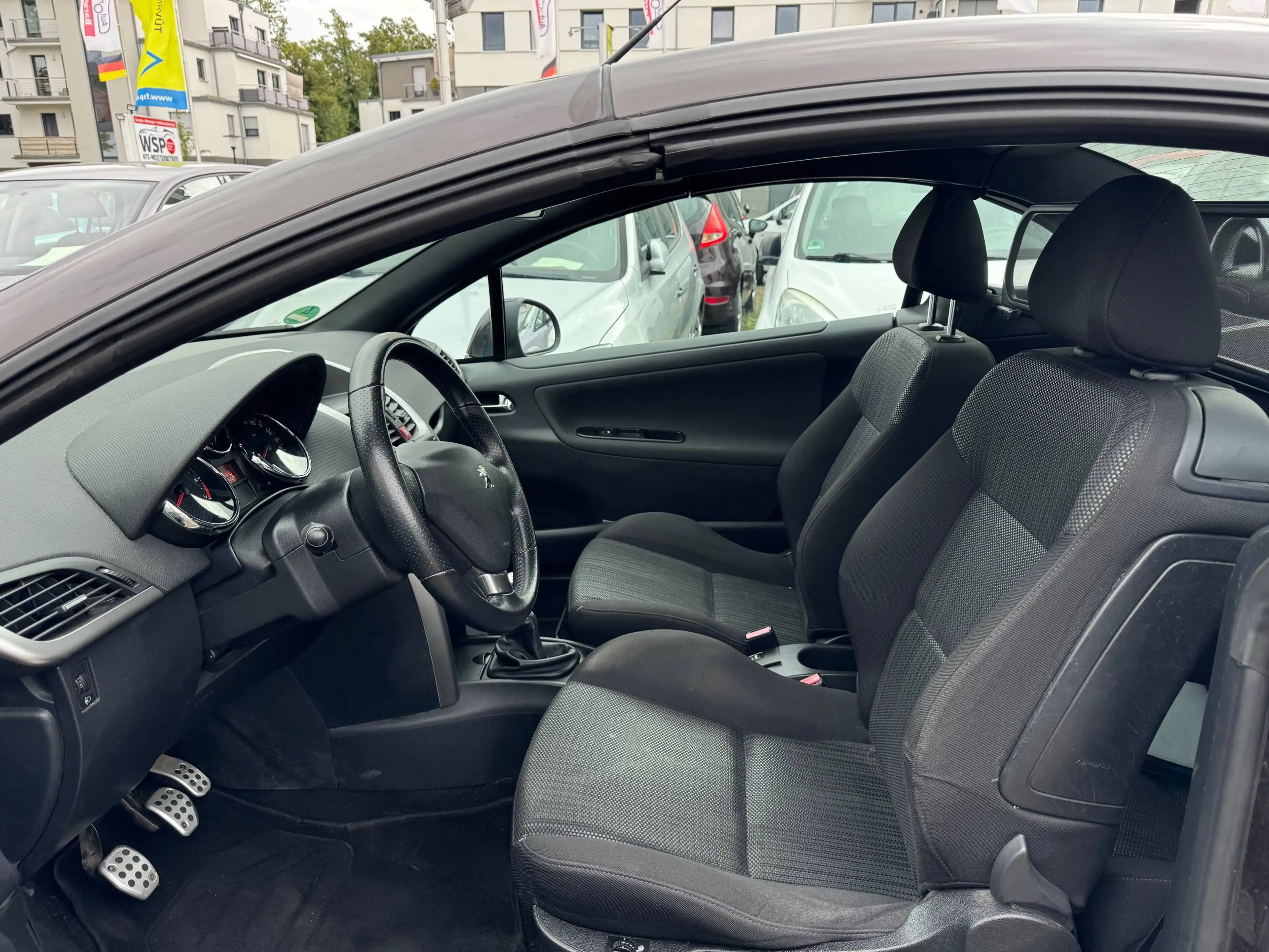Peugeot 207 Cabrio, **1.Hand!** — photo 5