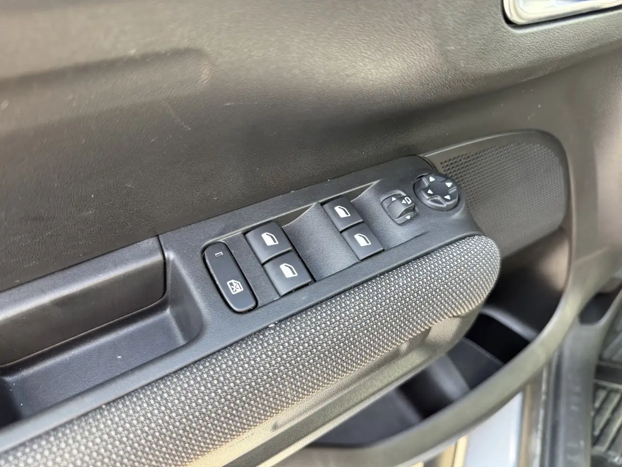 Citroen C3 Aircross 1.2 PureTech Max HUD | Groot scherm | App connect 18