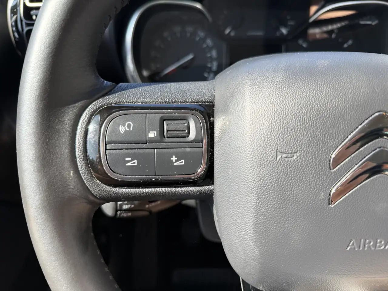 Citroen C3 Aircross 1.2 PureTech Max HUD | Groot scherm | App connect 21