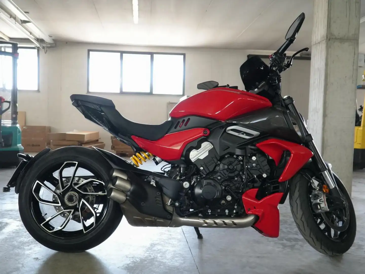 Ducati Diavel V4 Rosso - 2