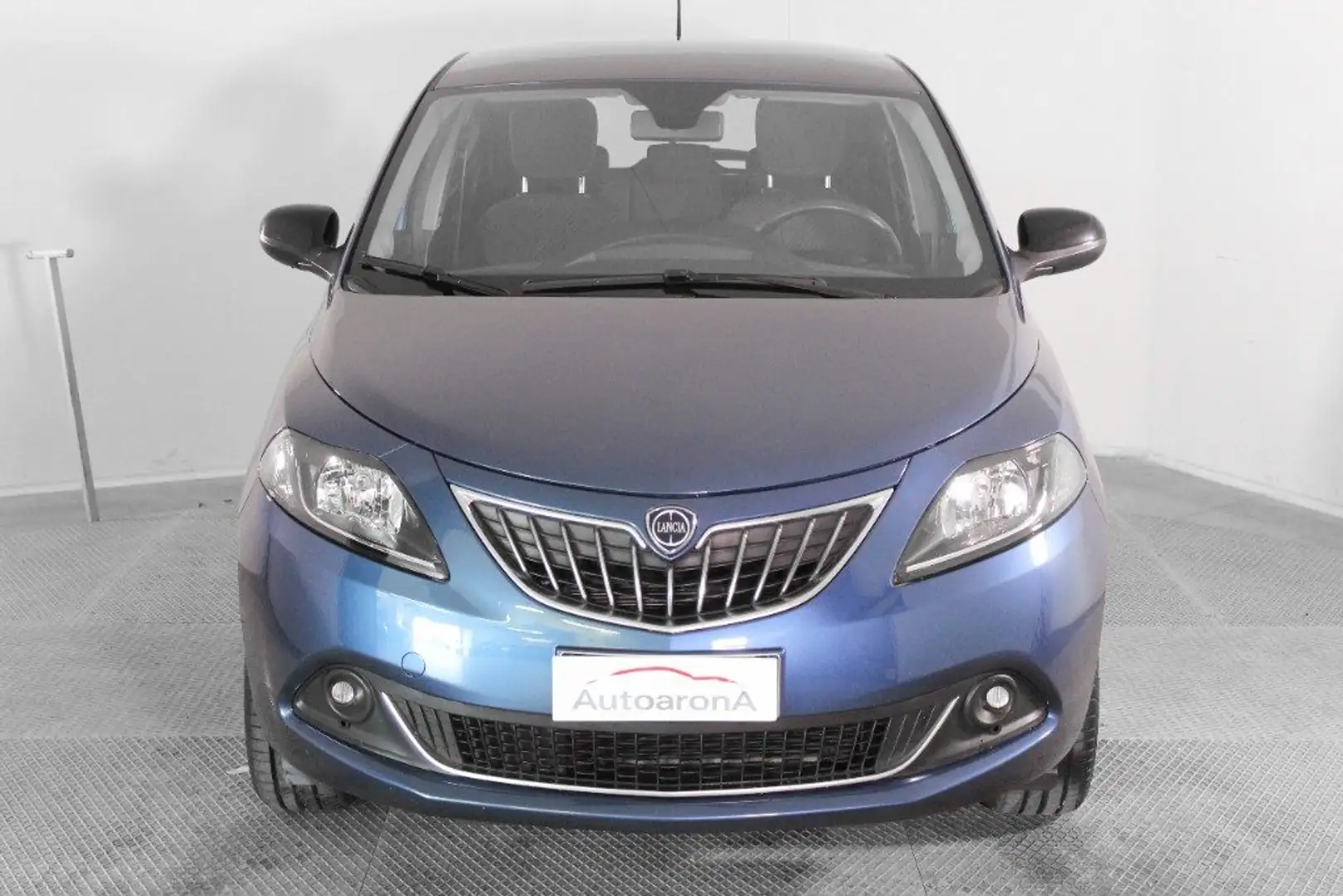 Lancia Ypsilon 1.0 FireFly 5 porte S&S Hybrid Ecochic Gold Blu/Azzurro - 2