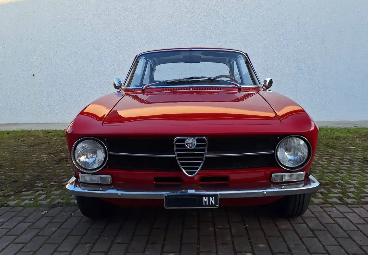 Alfa Romeo GT 1300 junior, foto 1