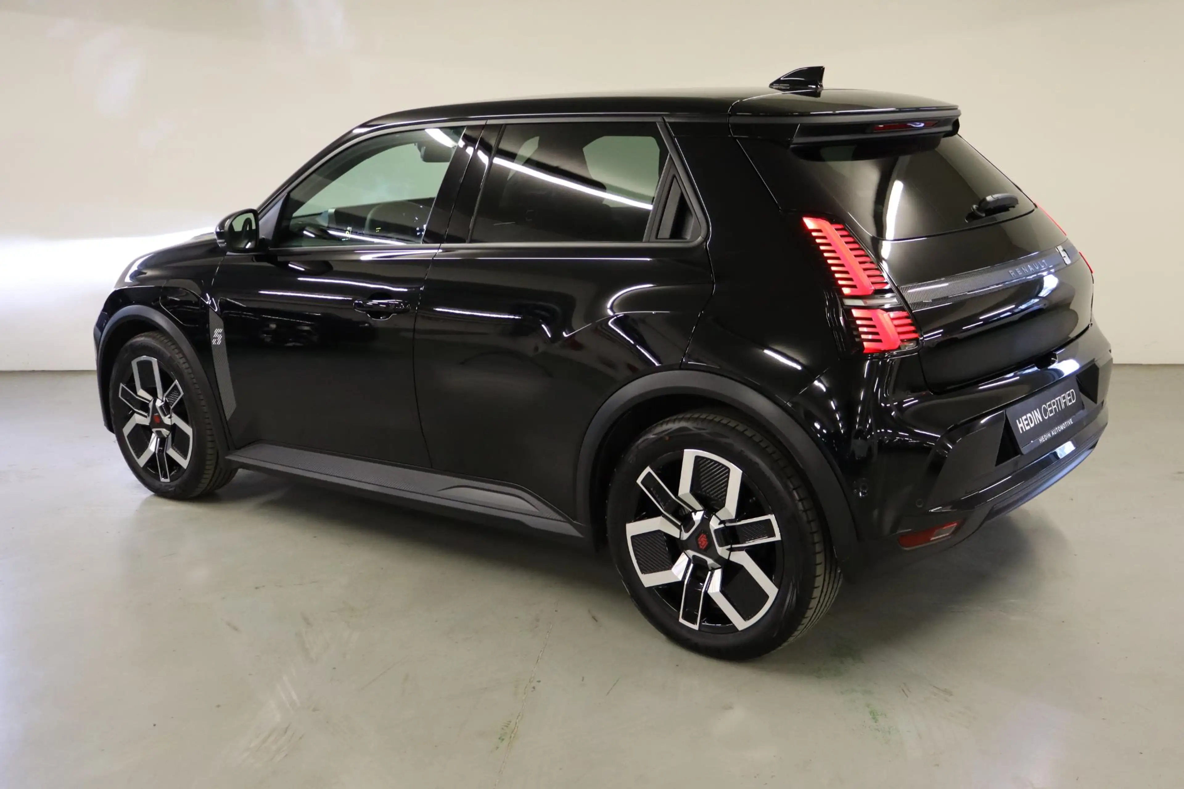 Renault R 5 Comfort Range Techno 52 kWh | 10” OpenR Link Multi — photo 6
