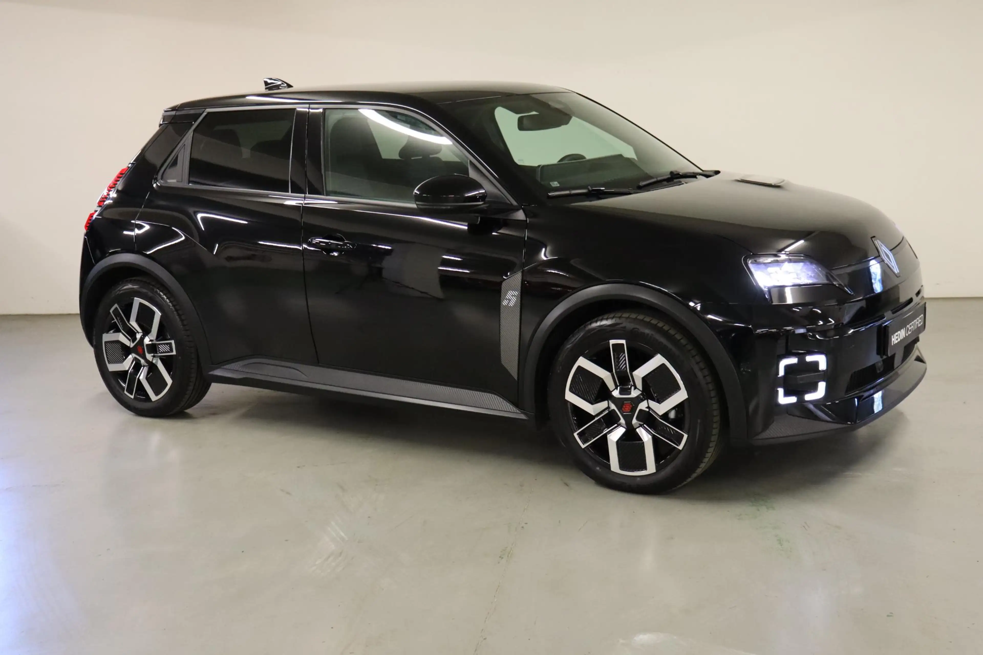 Renault R 5 Comfort Range Techno 52 kWh | 10” OpenR Link Multi — photo 2