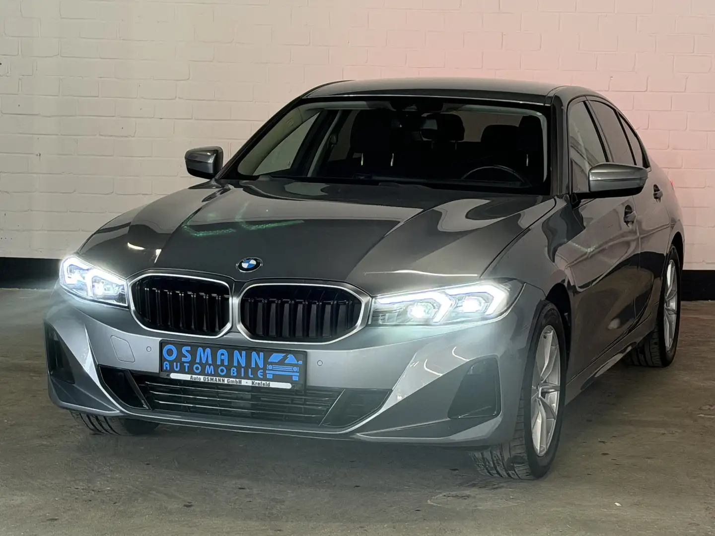 BMW 320 d LCI Aut. Limousine | Hochglanz Shadow-Line Grau - 1