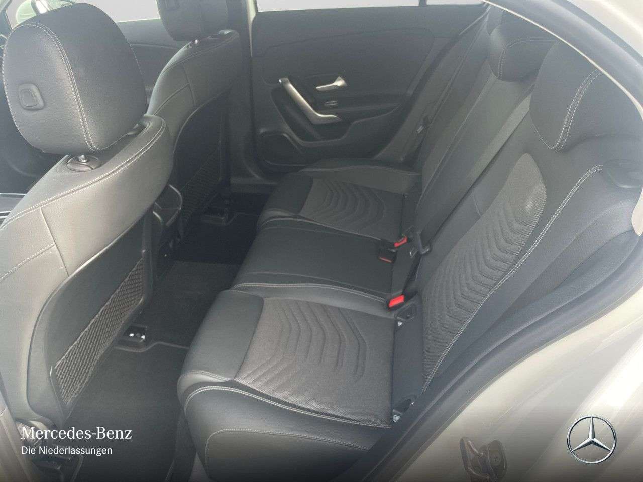 Mercedes-Benz A 220