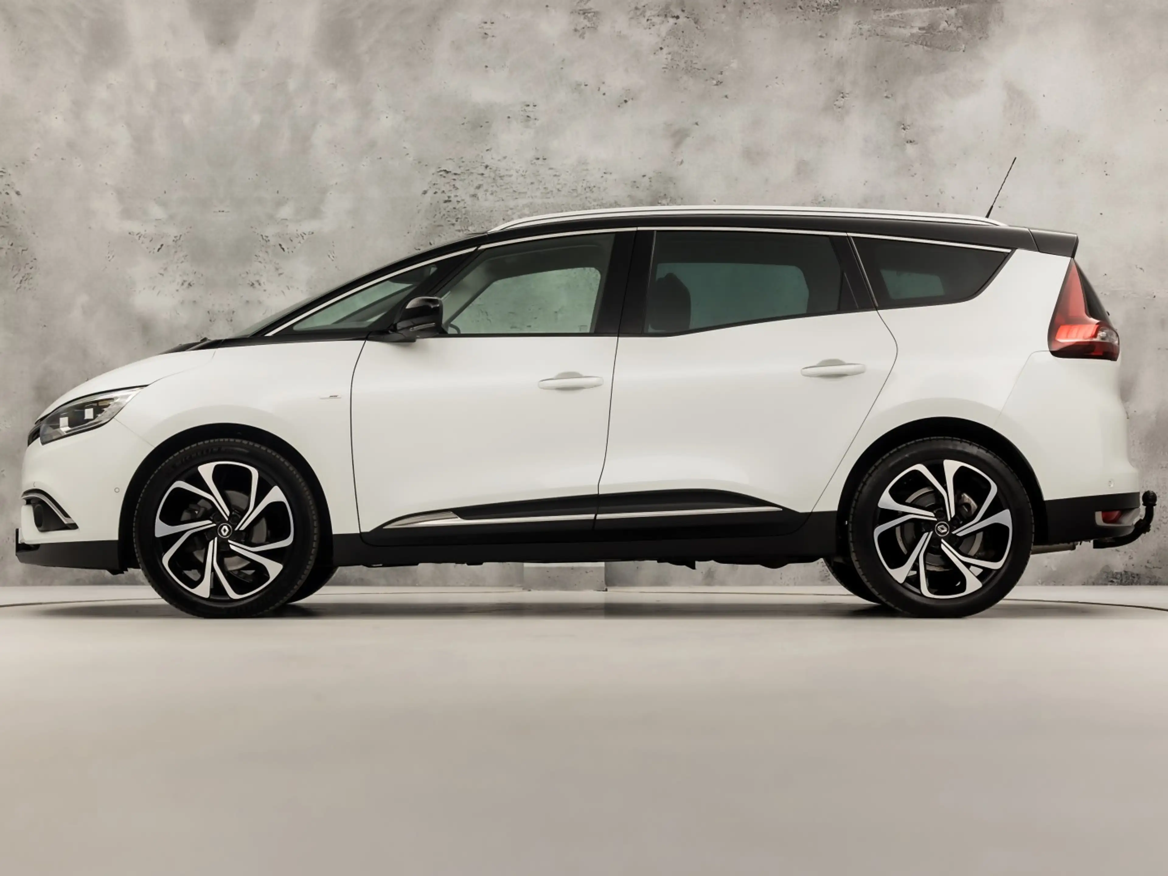 Renault Grand Scenic 1.3 TCe Bose 7 Persoons (PANORAMADAK, APPLE CARPLA — photo 2