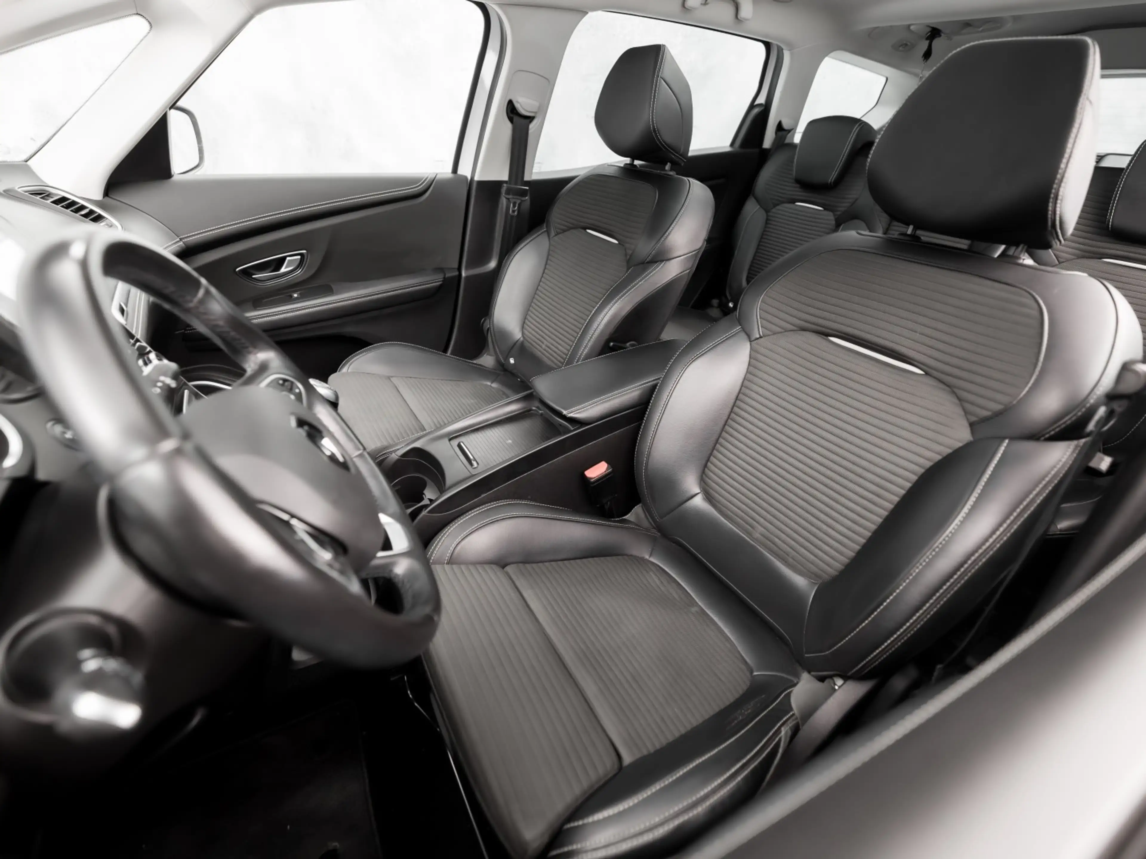 Renault Grand Scenic 1.3 TCe Bose 7 Persoons (PANORAMADAK, APPLE CARPLA — photo 14