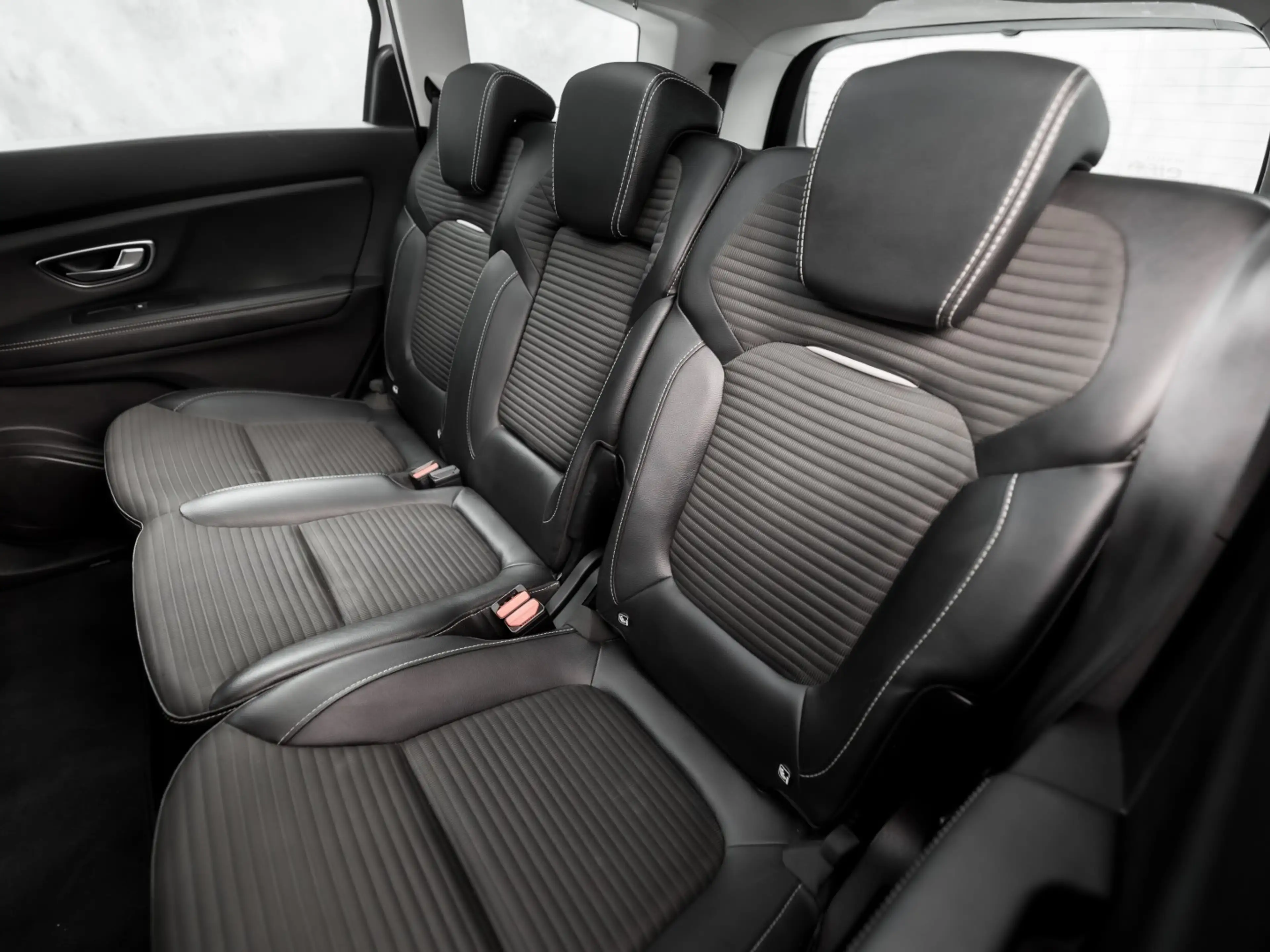 Renault Grand Scenic 1.3 TCe Bose 7 Persoons (PANORAMADAK, APPLE CARPLA — photo 15