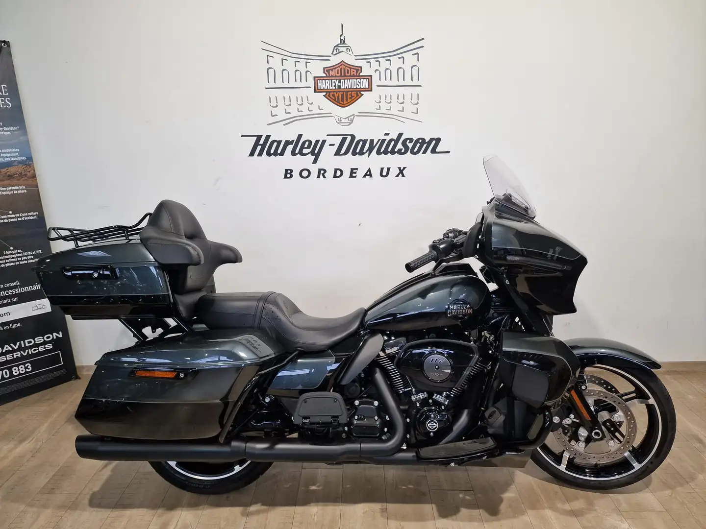 Harley-Davidson Street Glide Šedá - 1