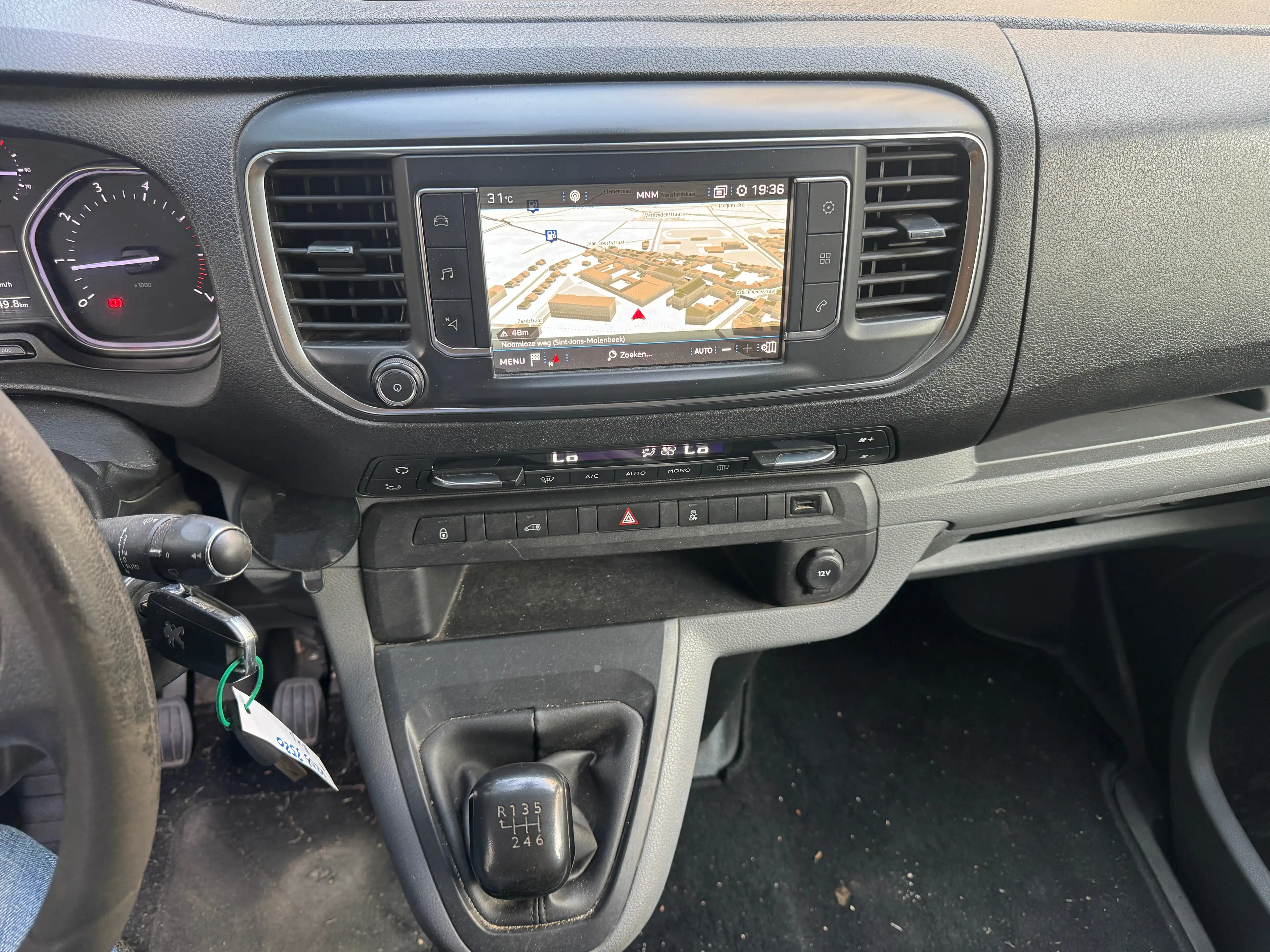 Peugeot Expert Expert 2.0 BlueHDi L3 Long Utility S — photo 14
