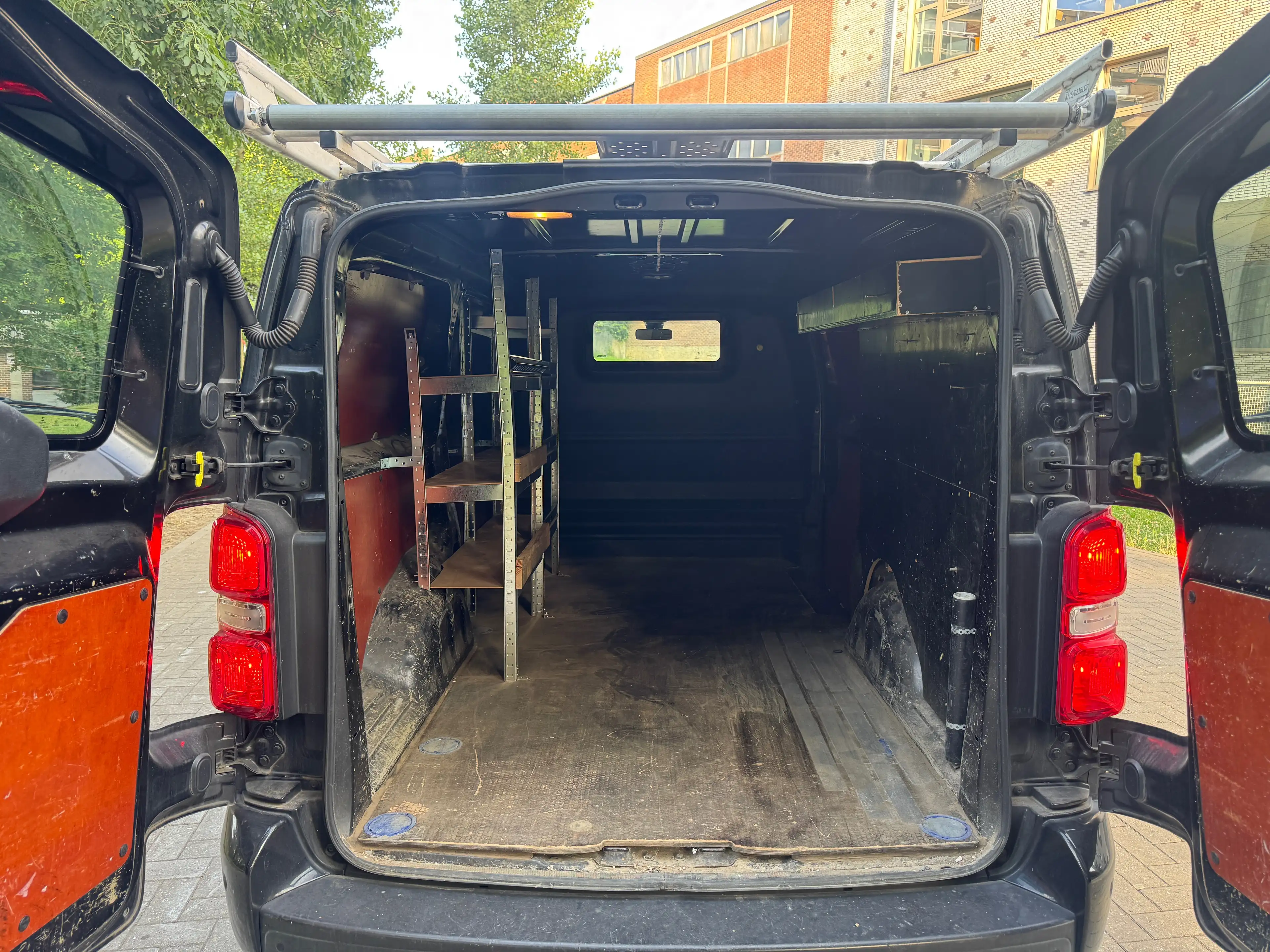 Peugeot Expert Expert 2.0 BlueHDi L3 Long Utility S — photo 9