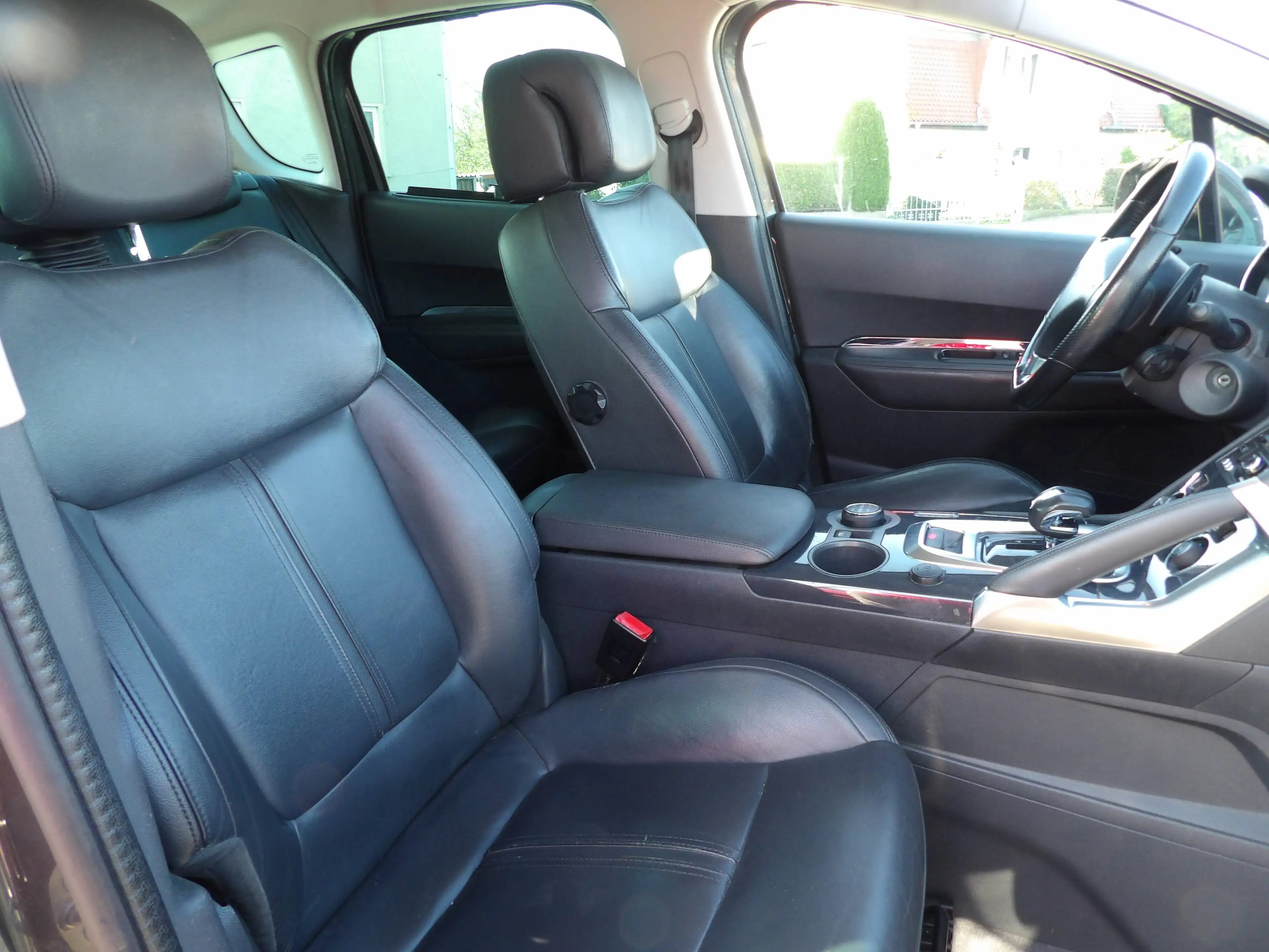 Peugeot 3008 Hybrid4, Allrad, Klima, Navi, HU-AU NEU — photo 9