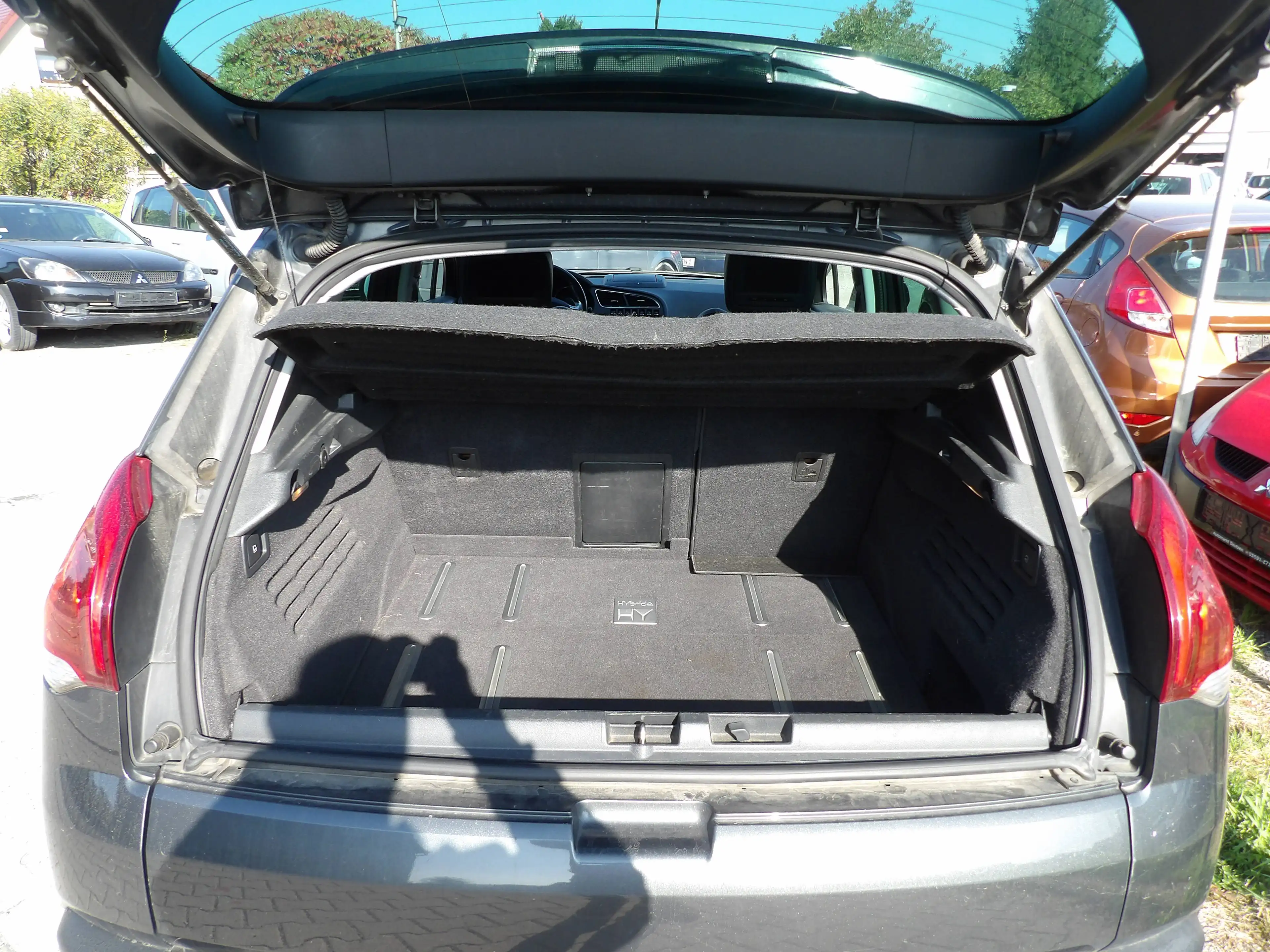 Peugeot 3008 Hybrid4, Allrad, Klima, Navi, HU-AU NEU — photo 12