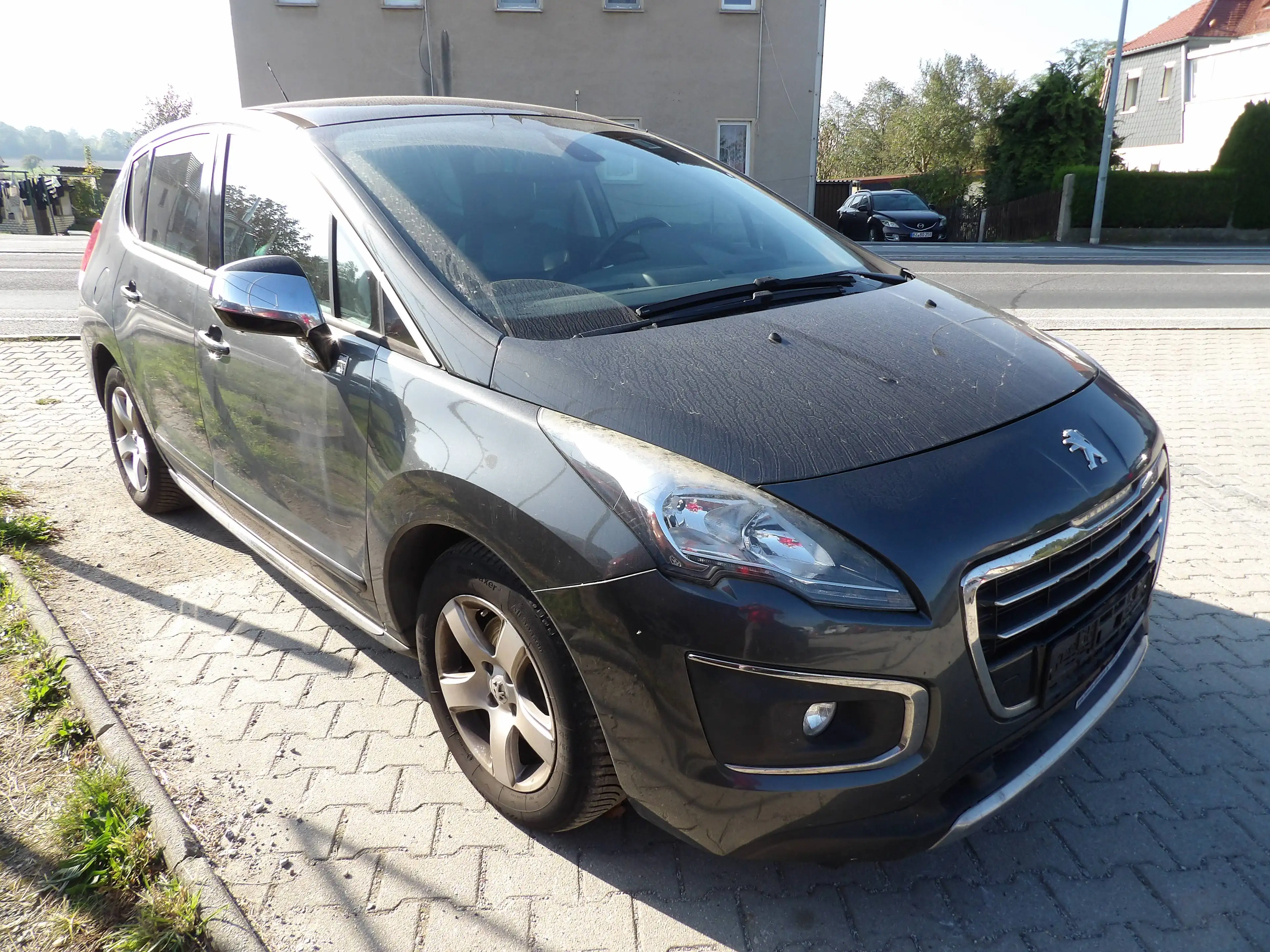Peugeot 3008 Hybrid4, Allrad, Klima, Navi, HU-AU NEU