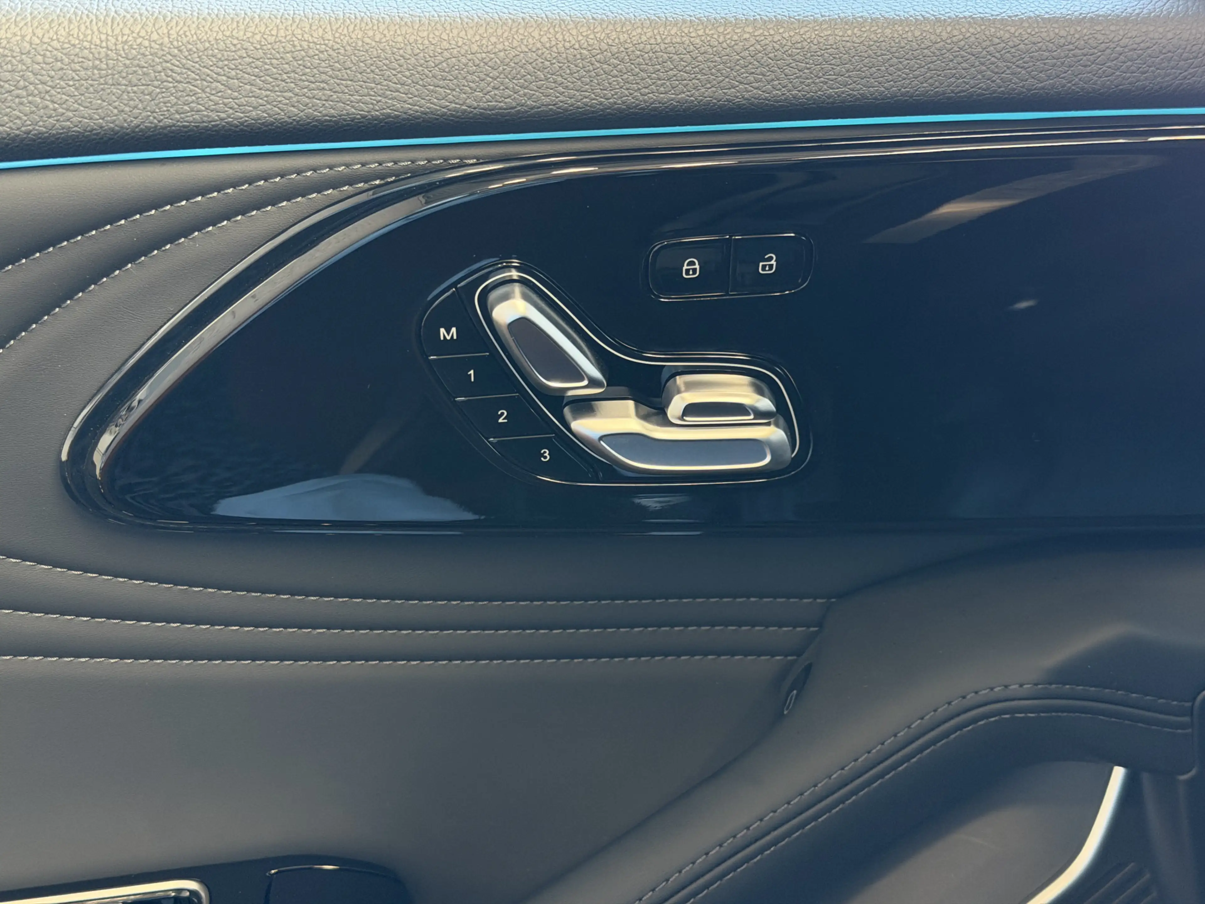 Omoda 9 OMODA 9 PREMIUM (135KM PHEV) AWD 538PK MASSAGE STO — photo 23