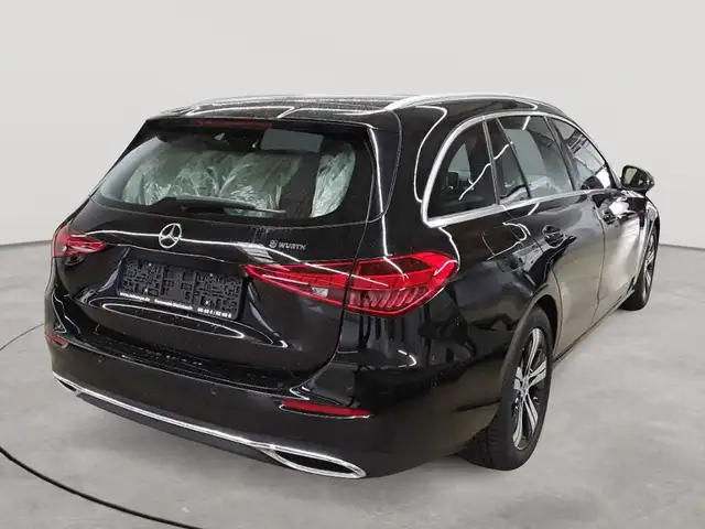 Mercedes-Benz C-Class view 4