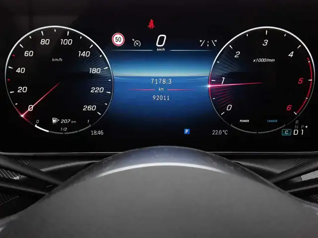 Mercedes-Benz C-Class view 11