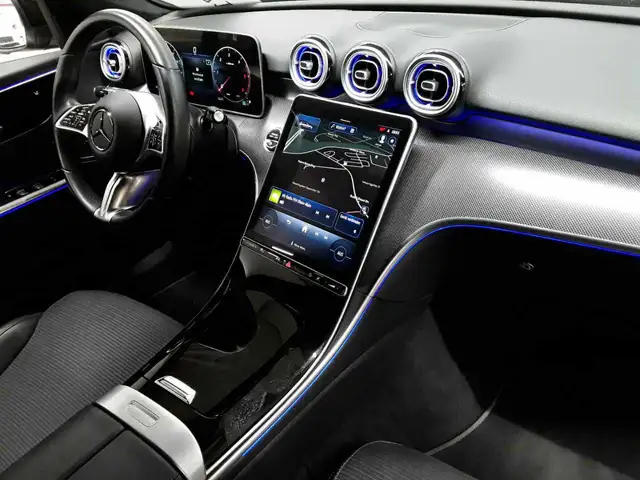 Mercedes-Benz C-Class view 9