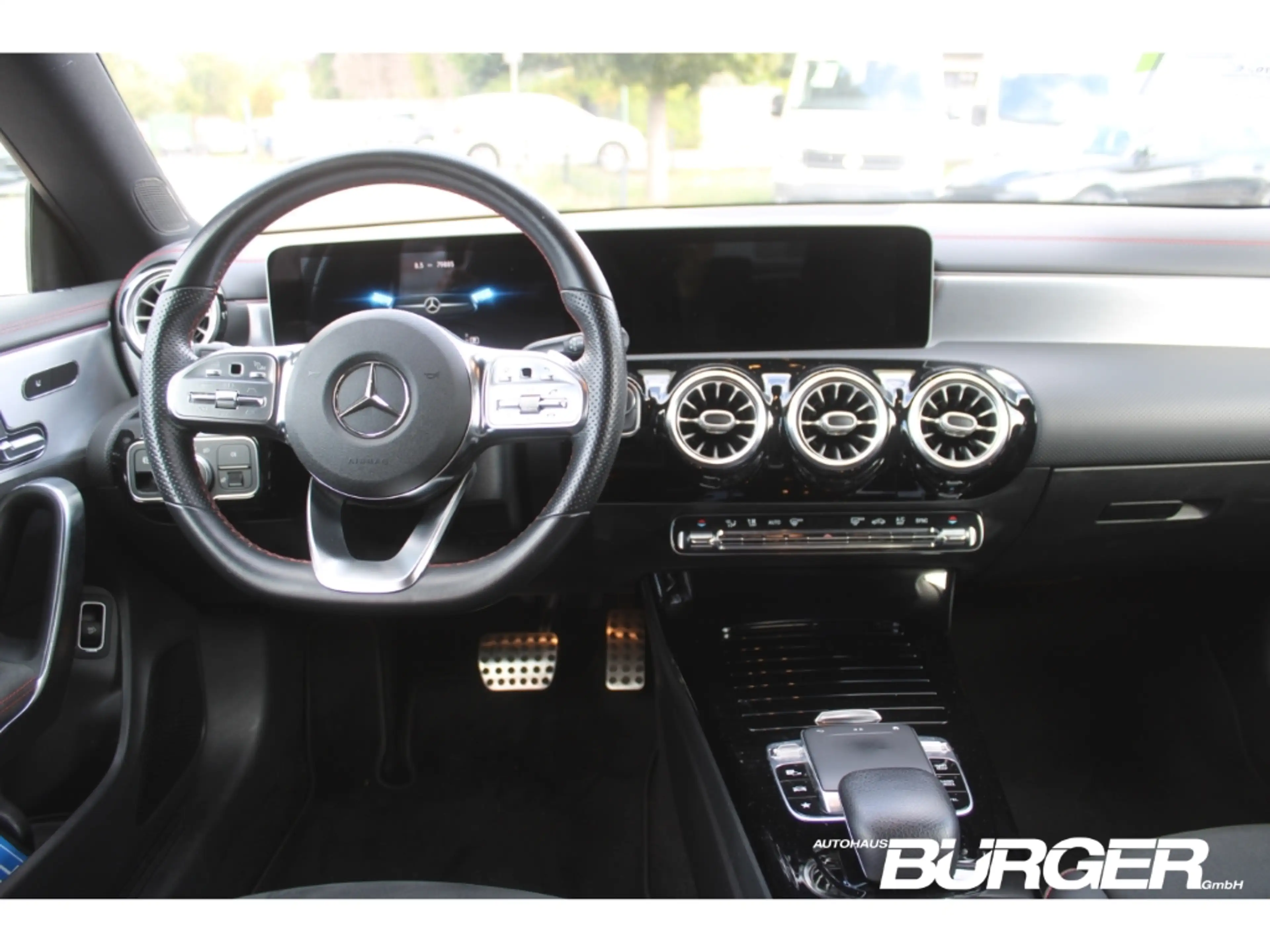Mercedes-Benz CLA 220 AMG *Geräusche* Navi ACC Kamera SitzHZG LED High-P — photo 9