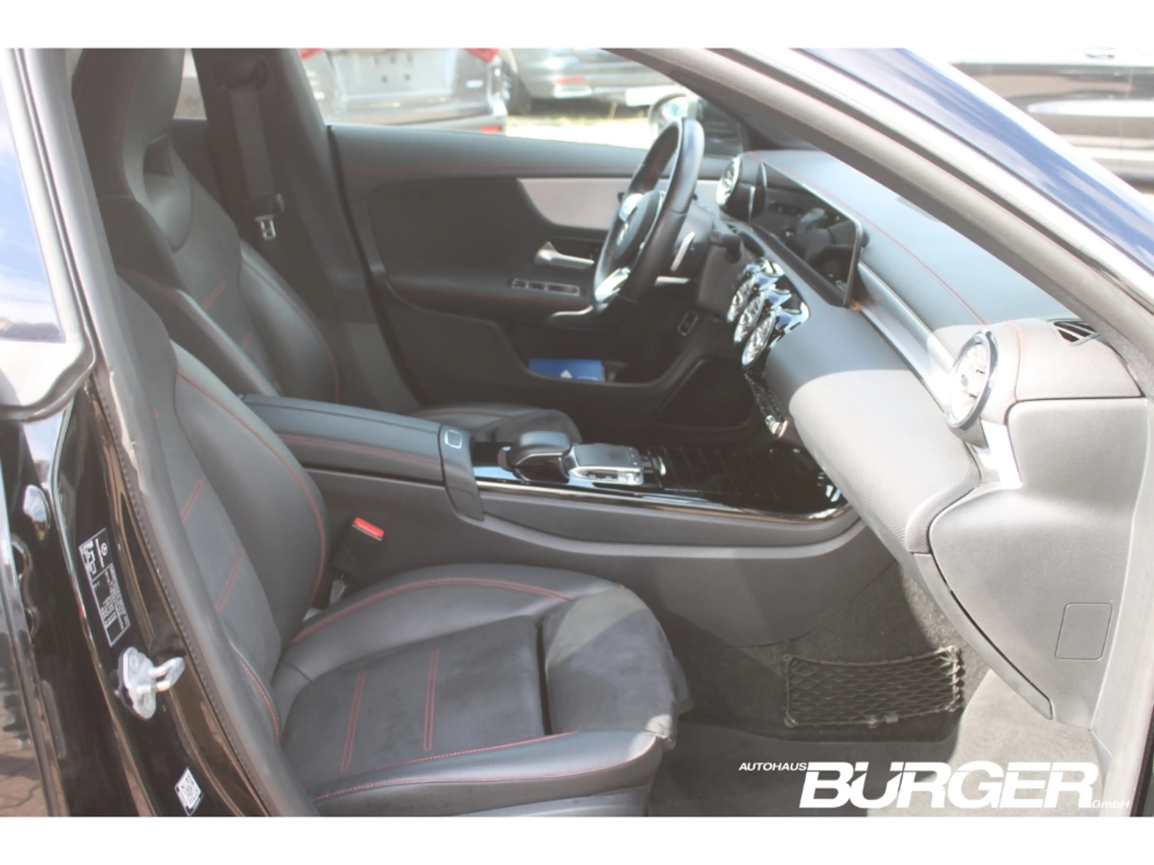 Mercedes-Benz CLA 220 AMG *Geräusche* Navi ACC Kamera SitzHZG LED High-P — photo 12