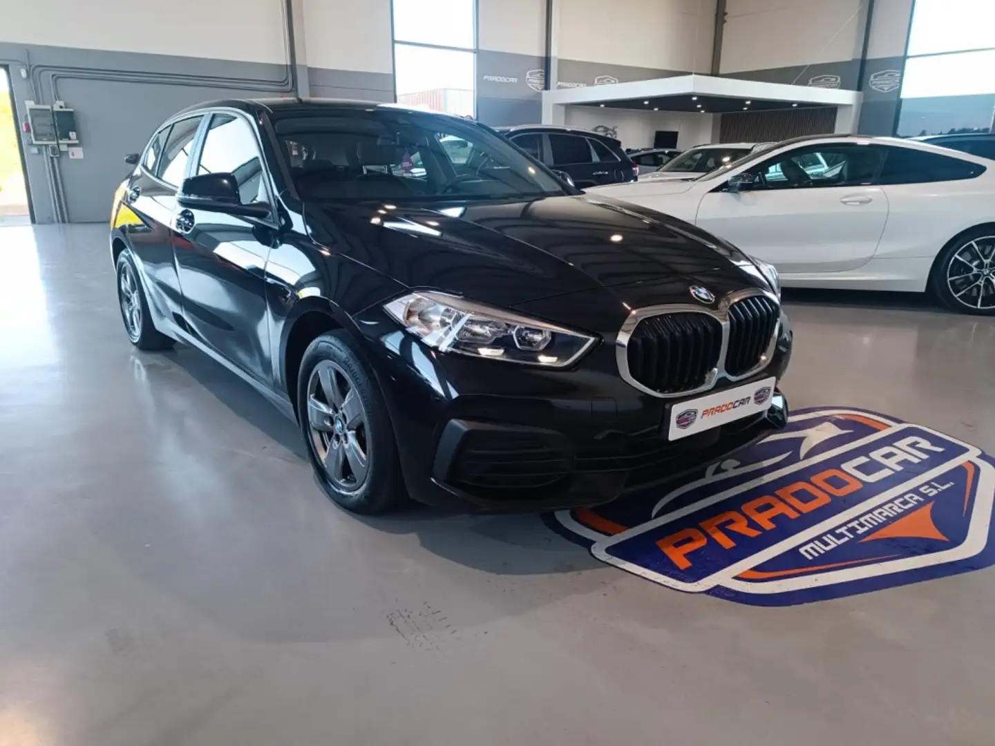 BMW 116 116d Business - 1