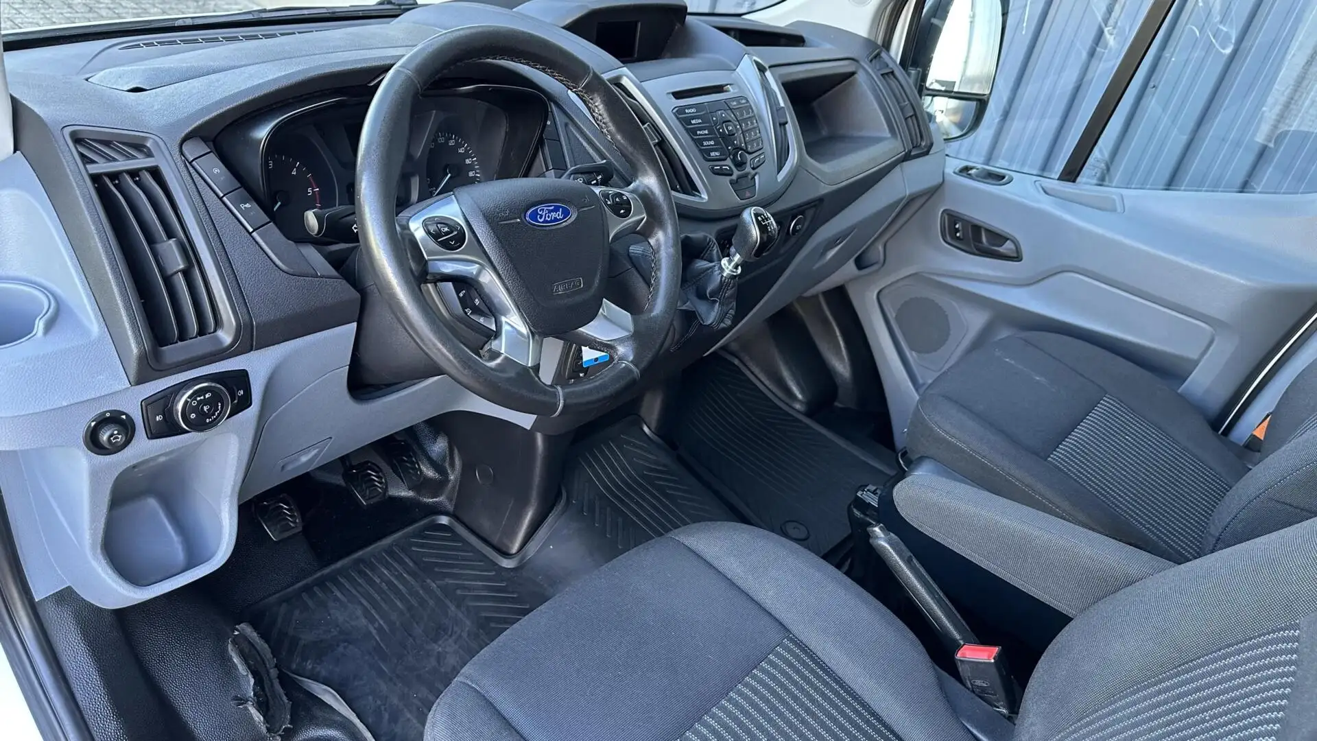 Ford Transit 350 2.0 TDCI L4H3 Trend AIRCO CAMERA. Blanc - 2