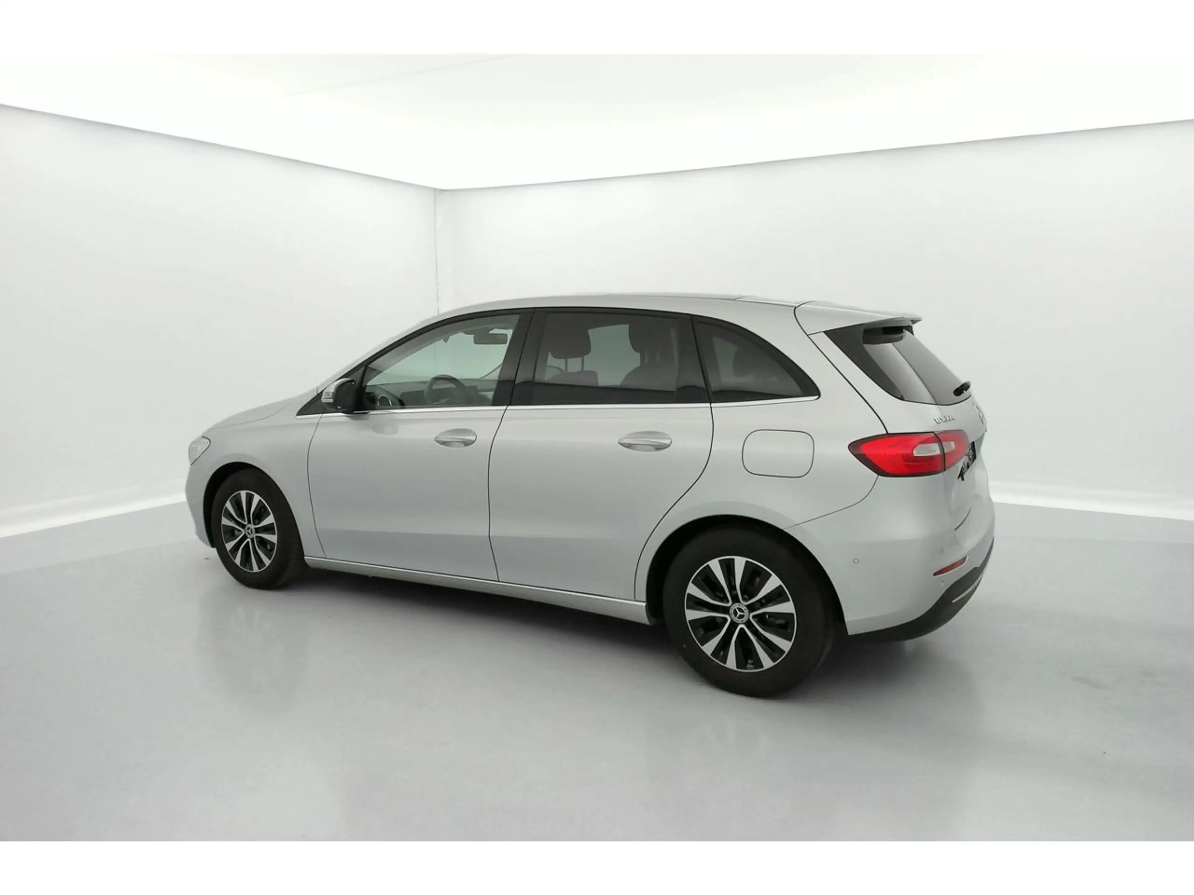 Mercedes-Benz B 180 180d Business Solution — photo 12