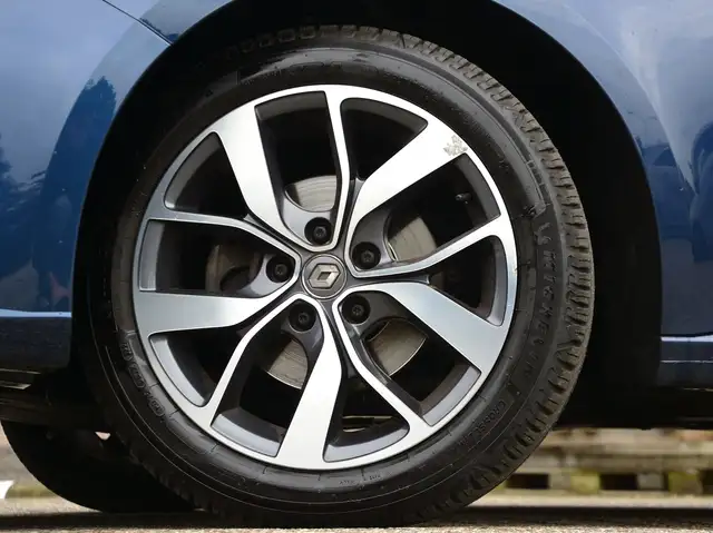 Renault Megane view 5