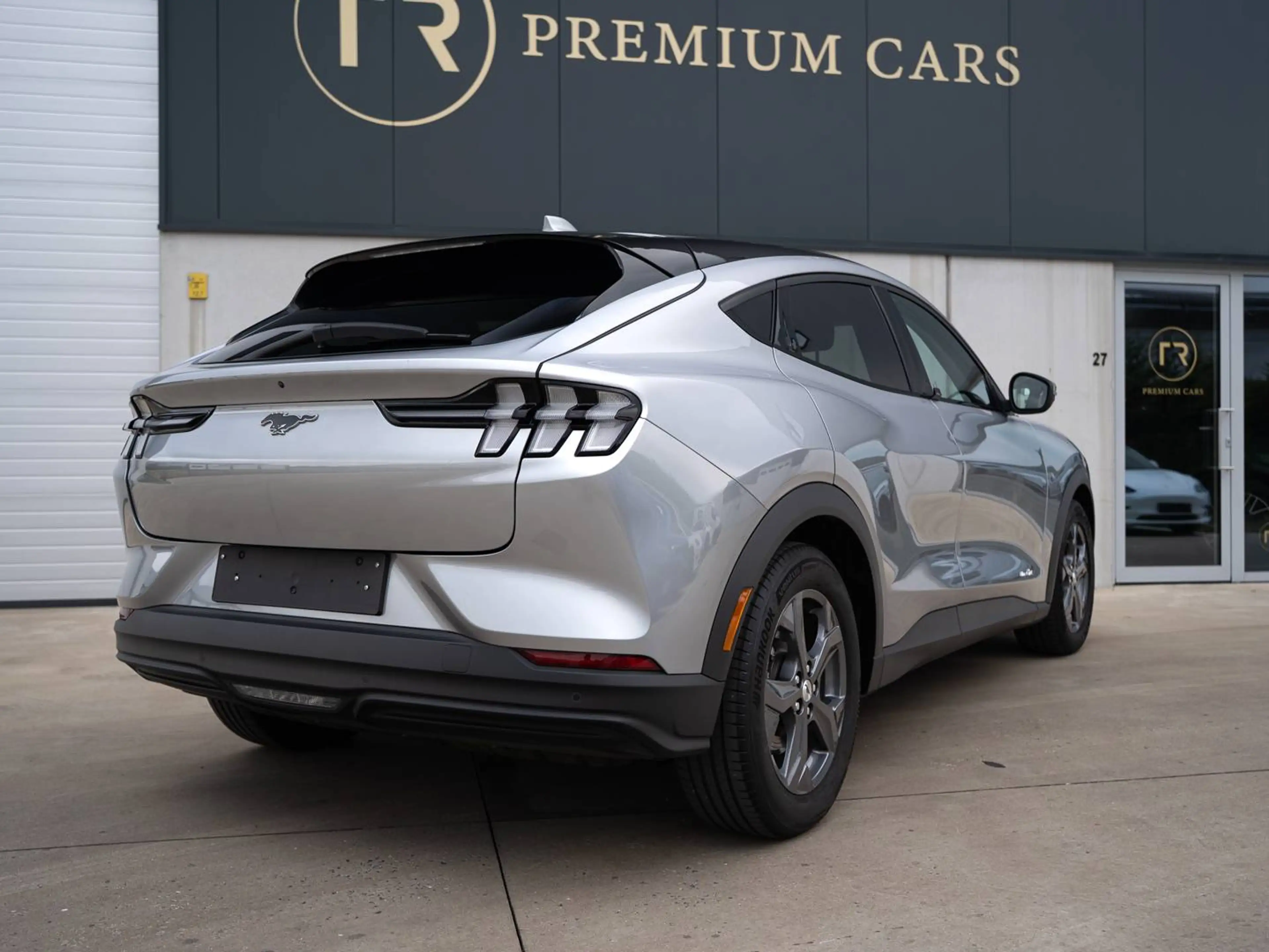 Ford Mustang Mach-E 76 kWh l Standard Range l Camera l Carplay l 93% SOH l Heated Steer — photo 12